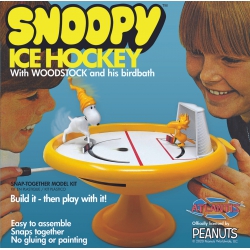 Model Plastikowy - ATLANTIS Models Figurka Snoopy and Woodstock Ice Hockey Game Build and Play - AMCM5696